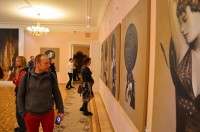 «Иди и смотри». Руслан Вашкевич проводит экскурсию по своей выставке. «Иди и смотри». Руслан Вашкевич проводит экскурсию по своей выставке.