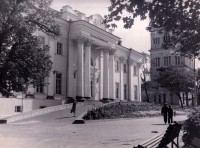 В город пришла весна В город пришла весна